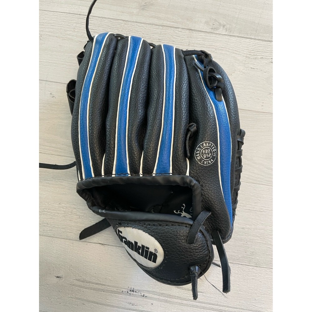 Franklin kids 9.5 left hand throw blue‎ baseball glove